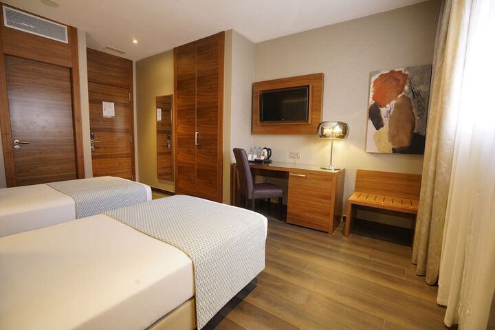 Room 6 of 55