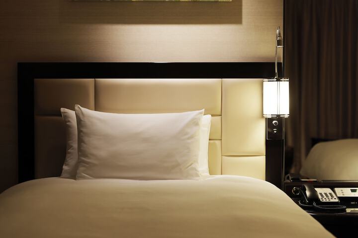 Room 27 of 148