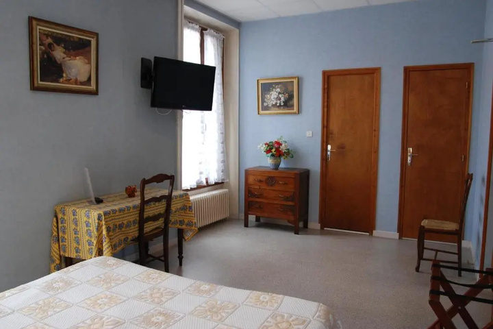 Room 3 of 9