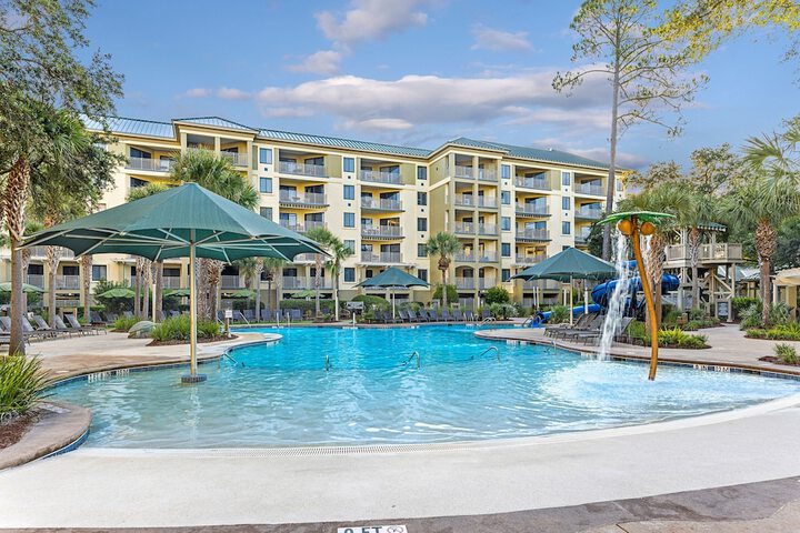 Pool Hotel