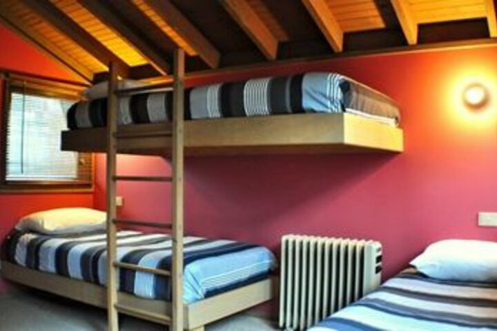 Room 6 of 11