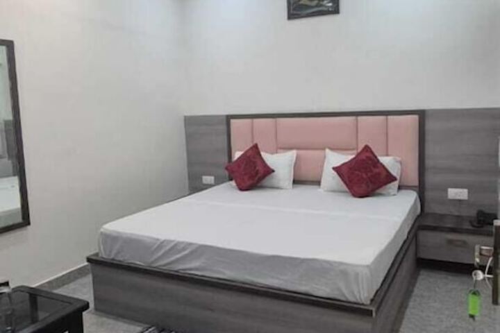Room 3 of 19
