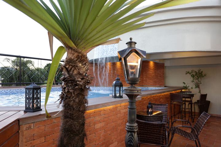 Hotel Pool