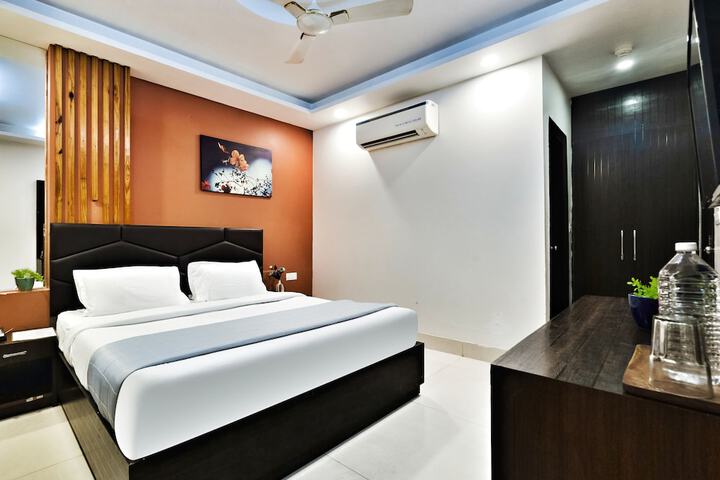 Room 36 of 74