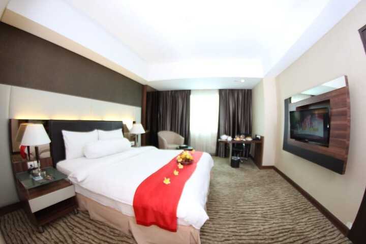 Room 9 of 19