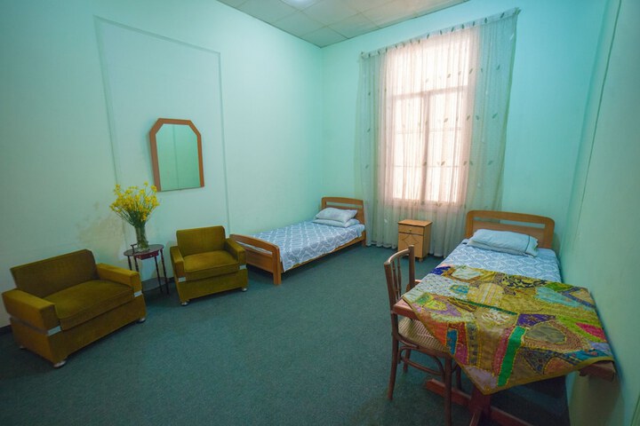Room 9 of 11