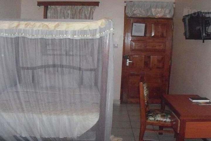 Room 2 of 20