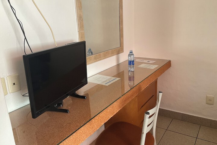 Room 8 of 64