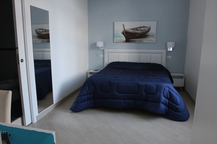 Base Napoli B & B in Naples