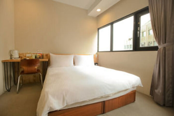 Room 21 of 33