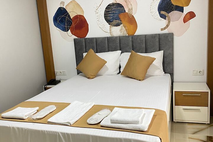 Room 15 of 23