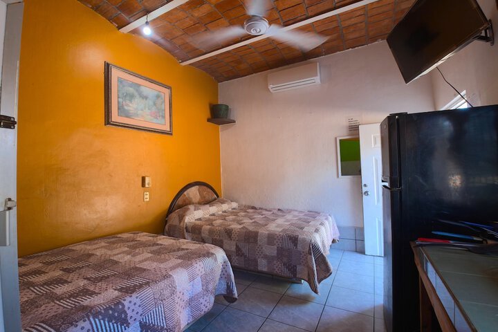 Room 7 of 27