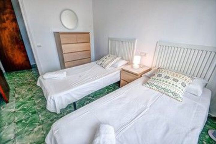 Room 8 of 26