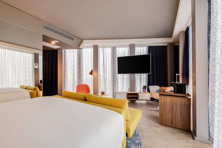 Room 21 of 107