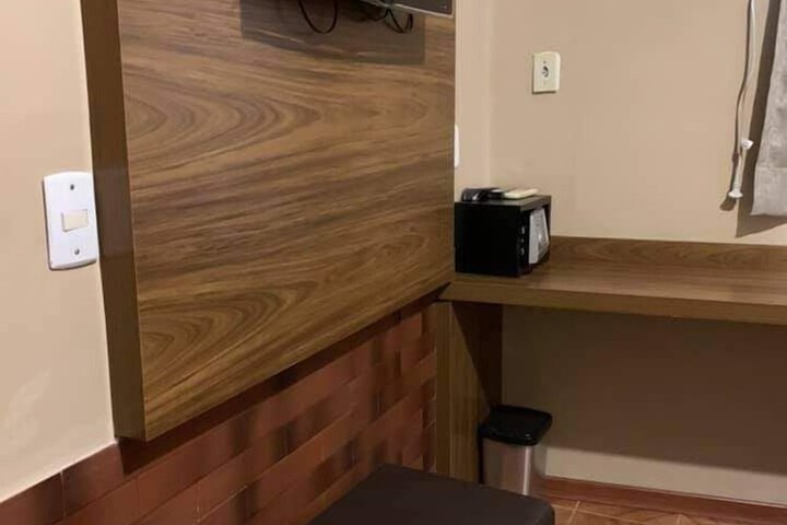 Room 12 of 40
