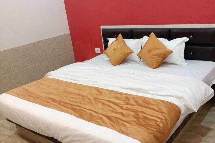Room 4 of 23