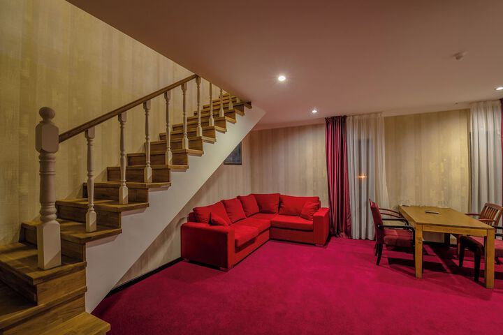 Room 23 of 70