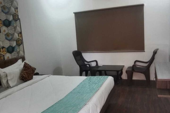 Room 17 of 31