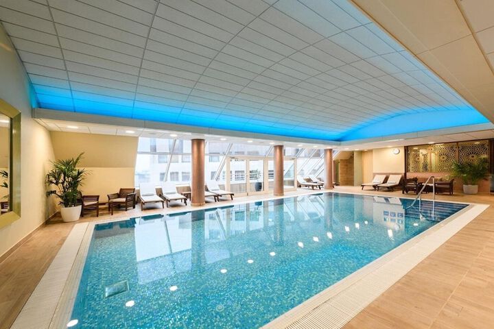 Hotel Pool