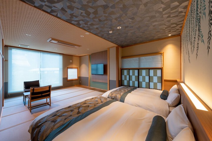 Room 10 of 22