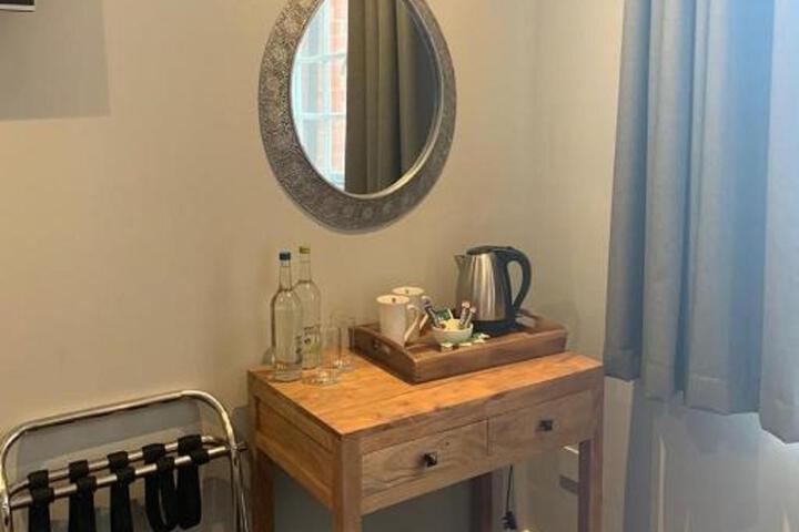 Room 12 of 12
