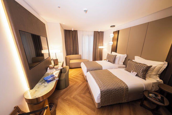 Room 47 of 200