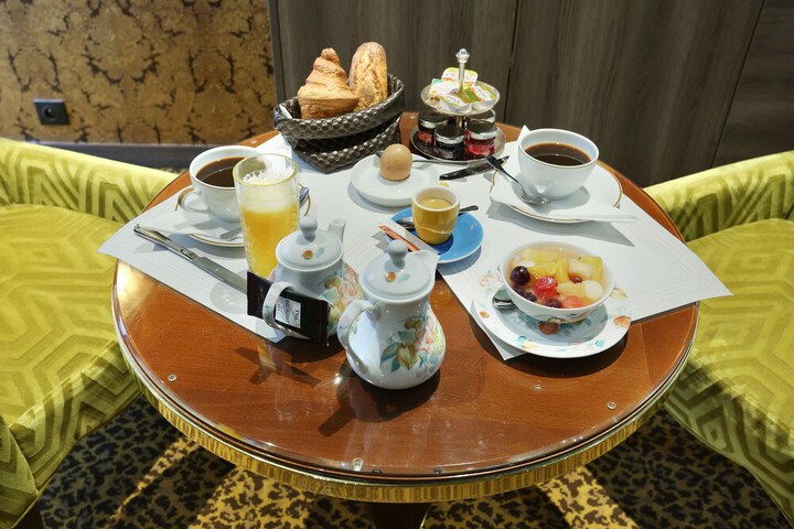 Breakfast/Coffee Service 31 of 41
