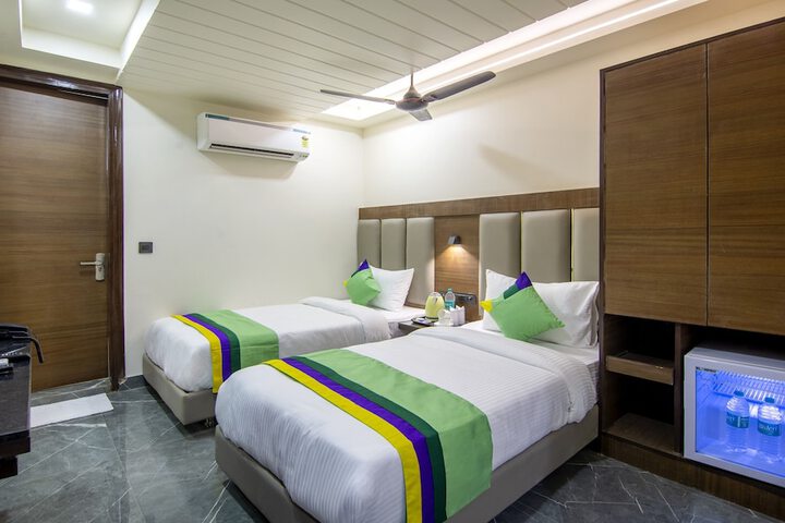 Room 14 of 31