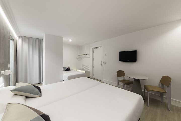 Room 9 of 41