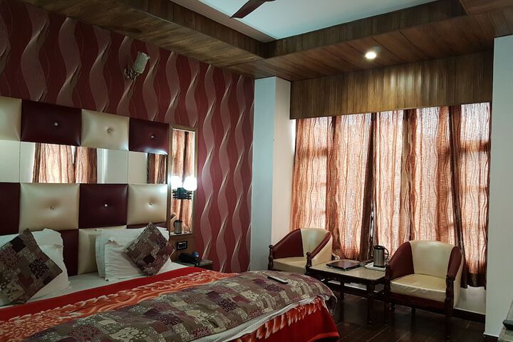Room 7 of 48