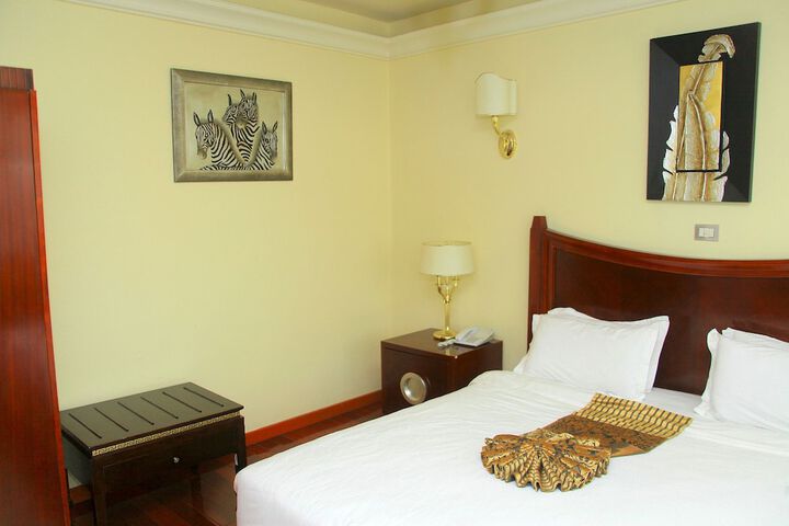 Room 25 of 66