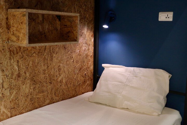 Room 8 of 15