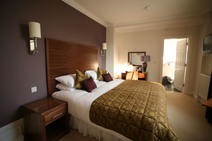Room 5 of 40