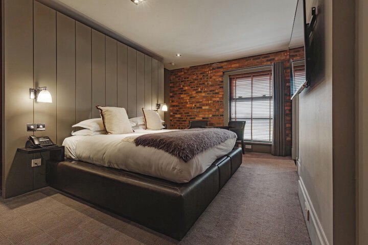 Room 35 of 65