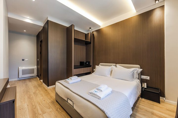 Room 52 of 171