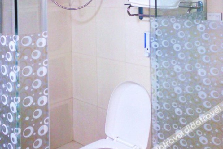 Yalongwan Fashion Hotel