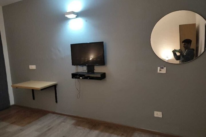 Room 3 of 12