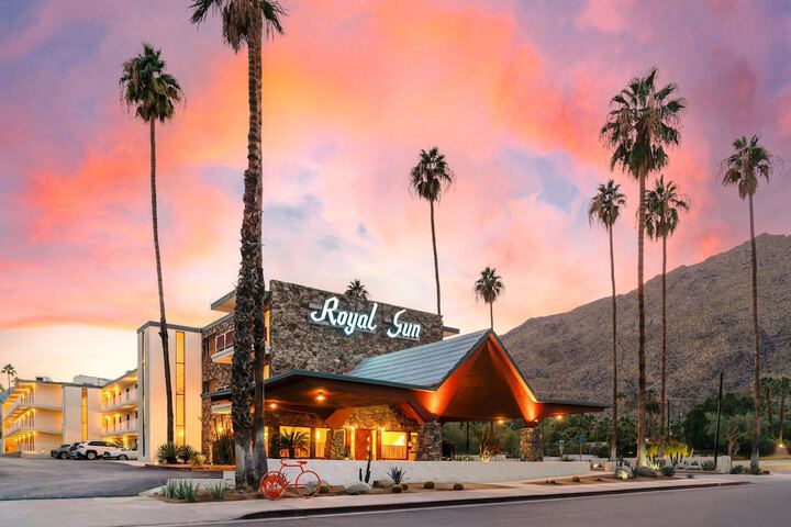 Hotel 77 of 78