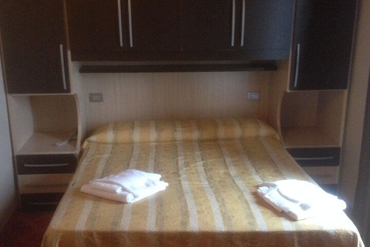 Room 12 of 69