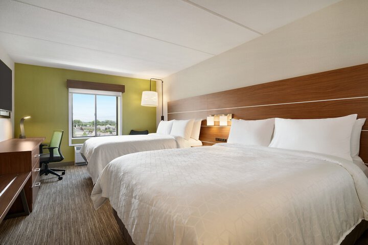 Quadruple Queen Size Bed (9 of 10)