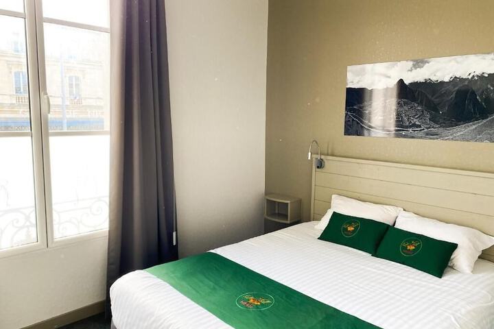 Room 4 of 11