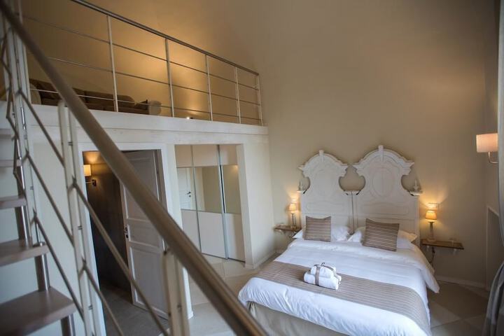 Room 6 of 40