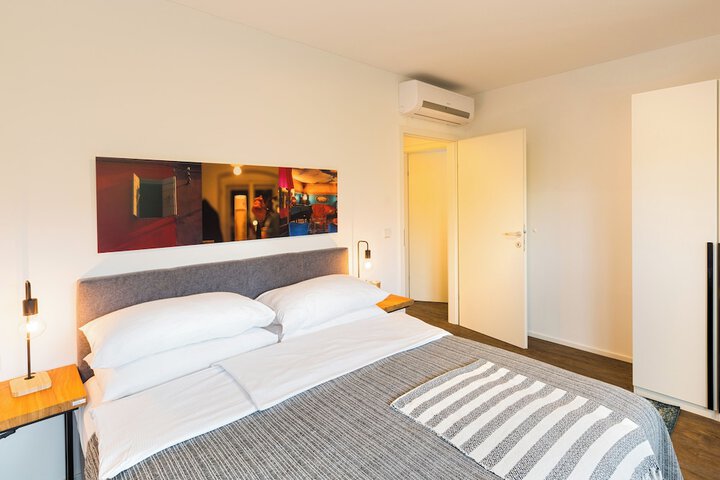 Room 38 of 145