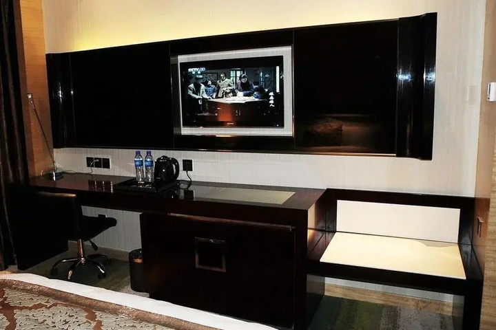 Room 3 of 7