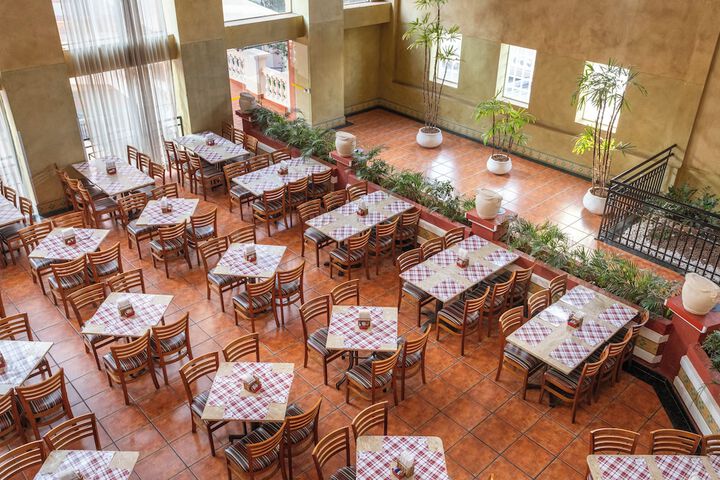Dining 70 of 82