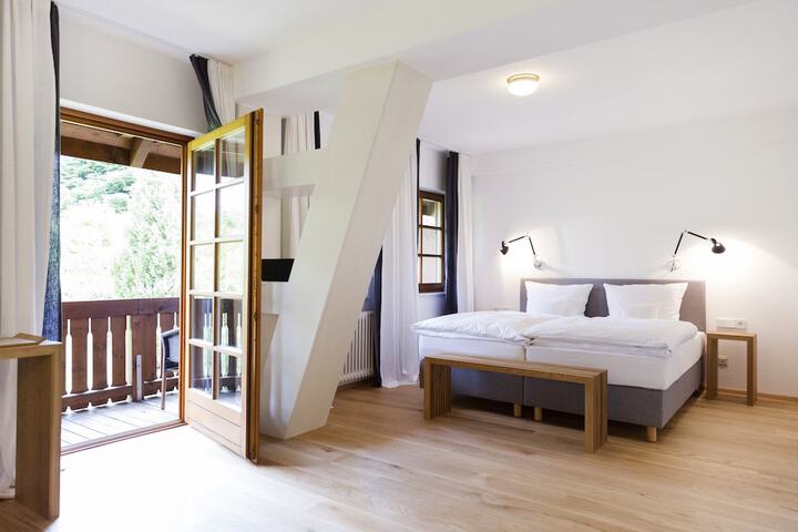 Room 10 of 395