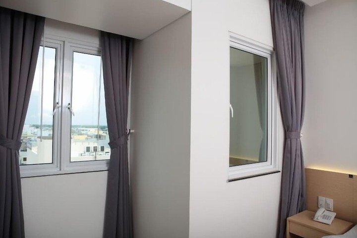 Room 20 of 33