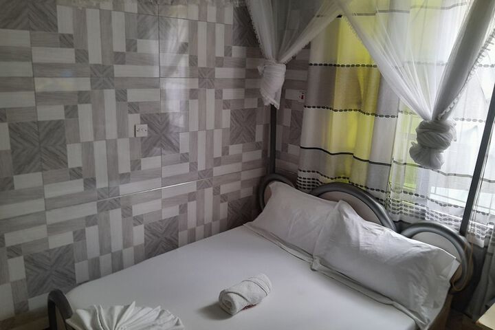 Room 30 of 38