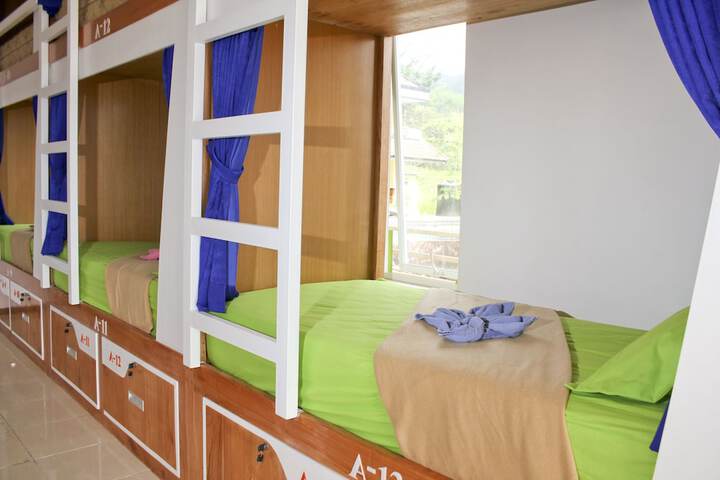 Room 6 of 78