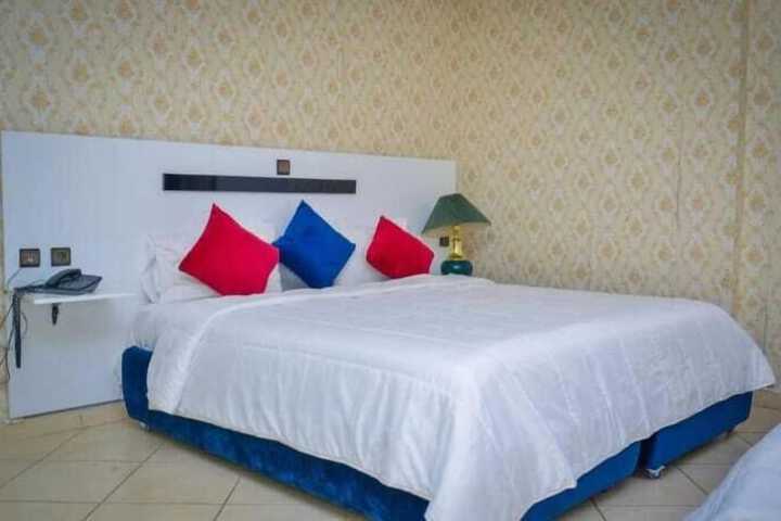 Room 16 of 25